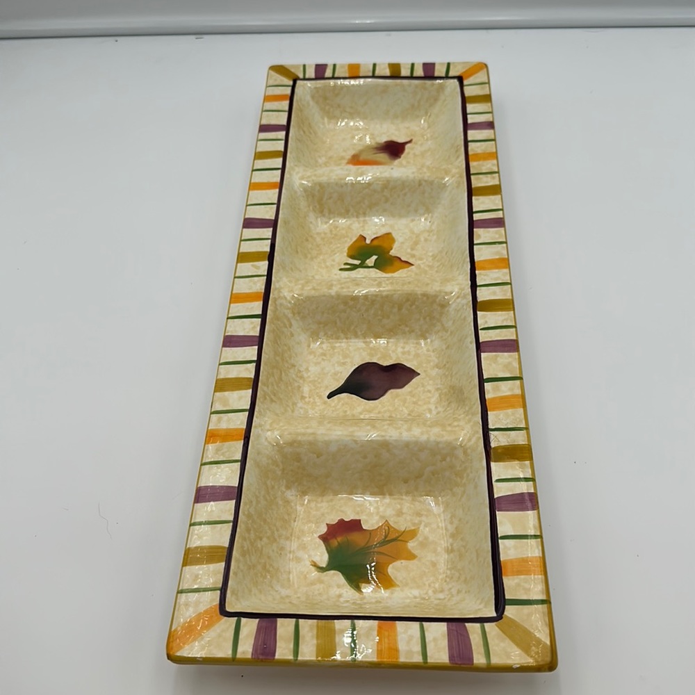 Four Part Divided Leaf Design Serving Tray